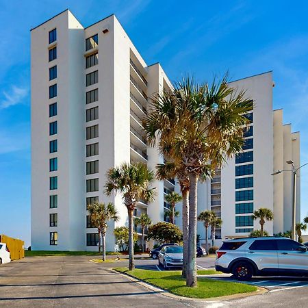 Navarre Towers Condos Room photo