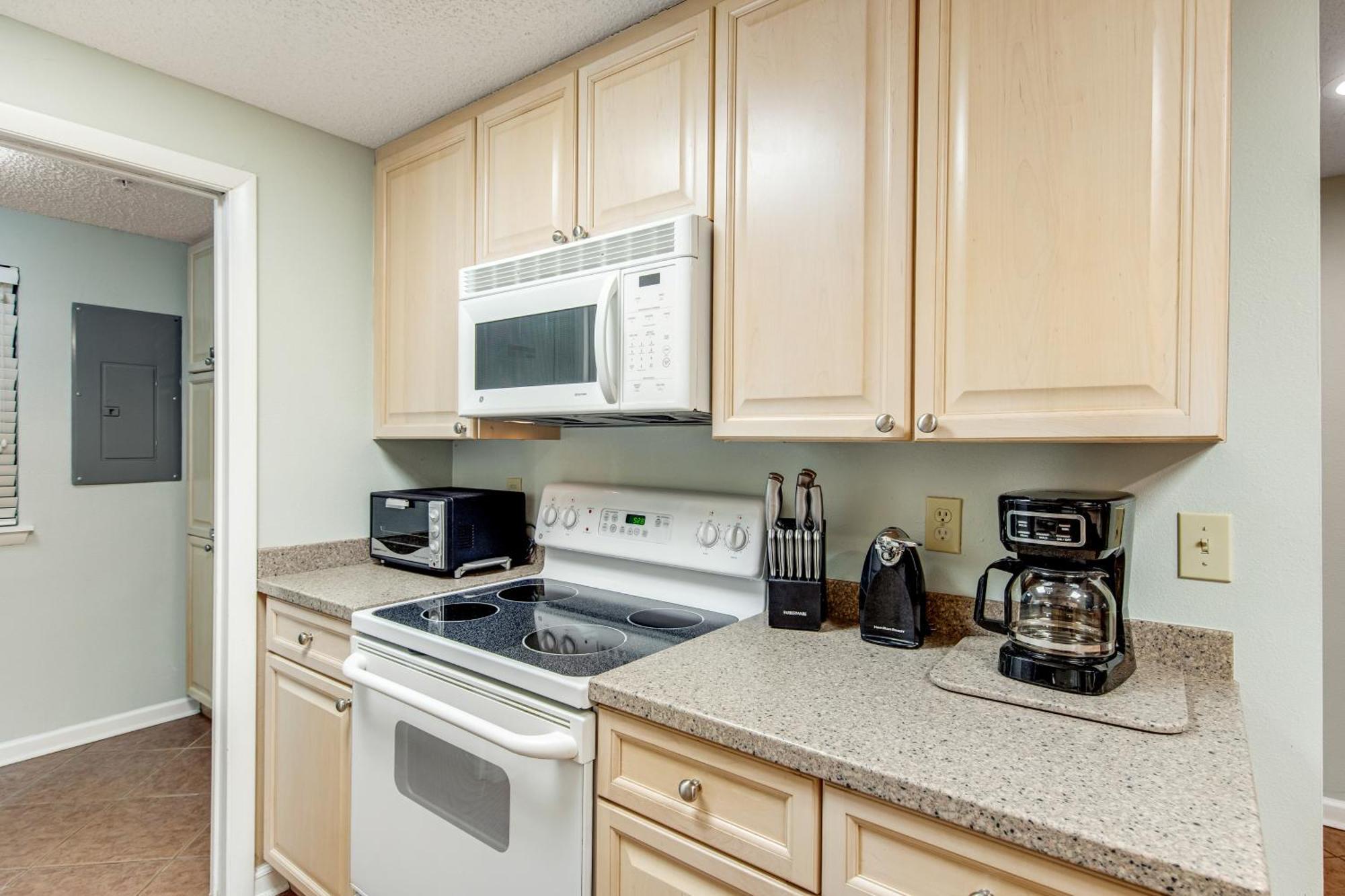 Navarre Towers Condos Room photo