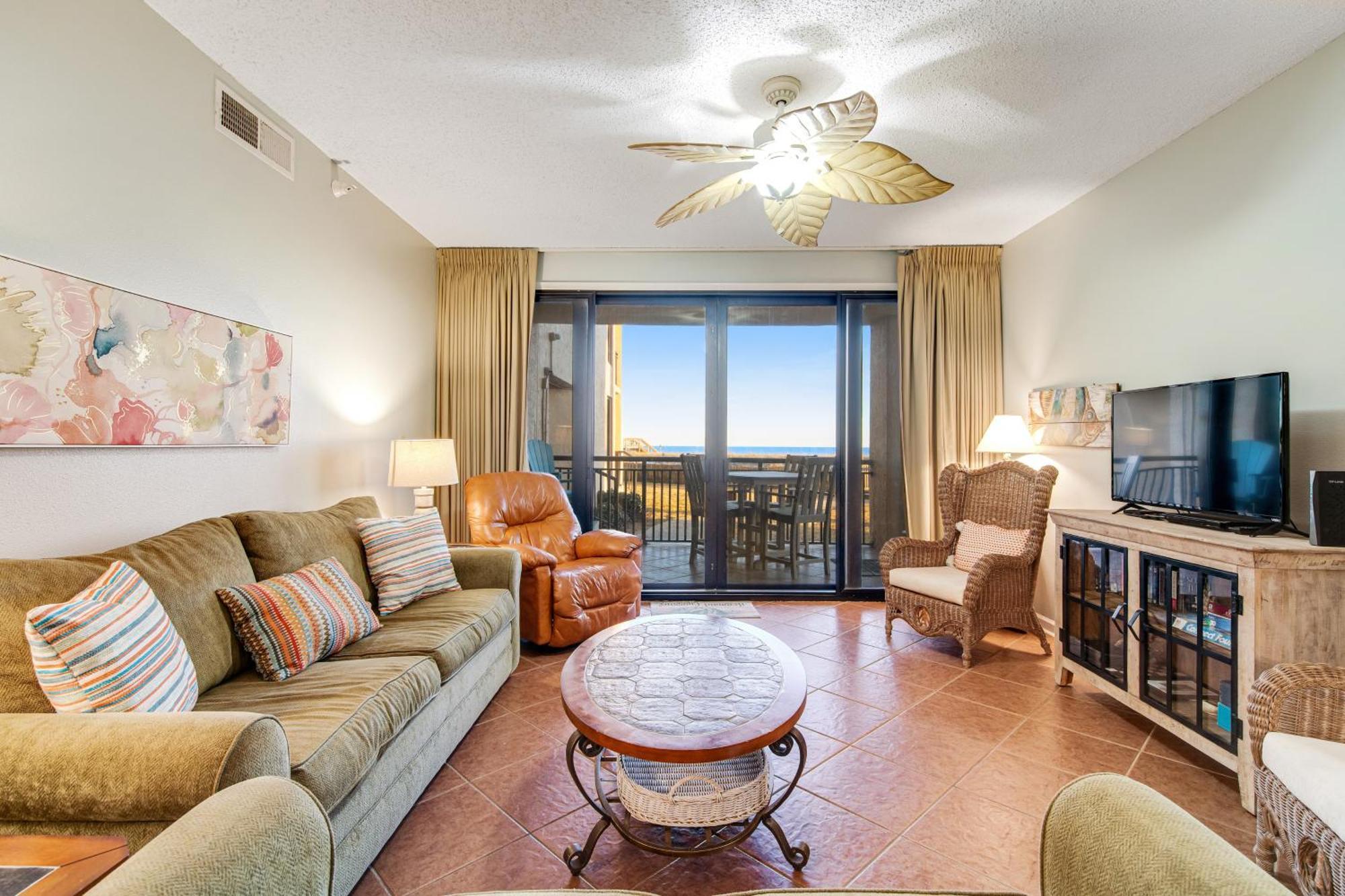 Navarre Towers Condos Room photo