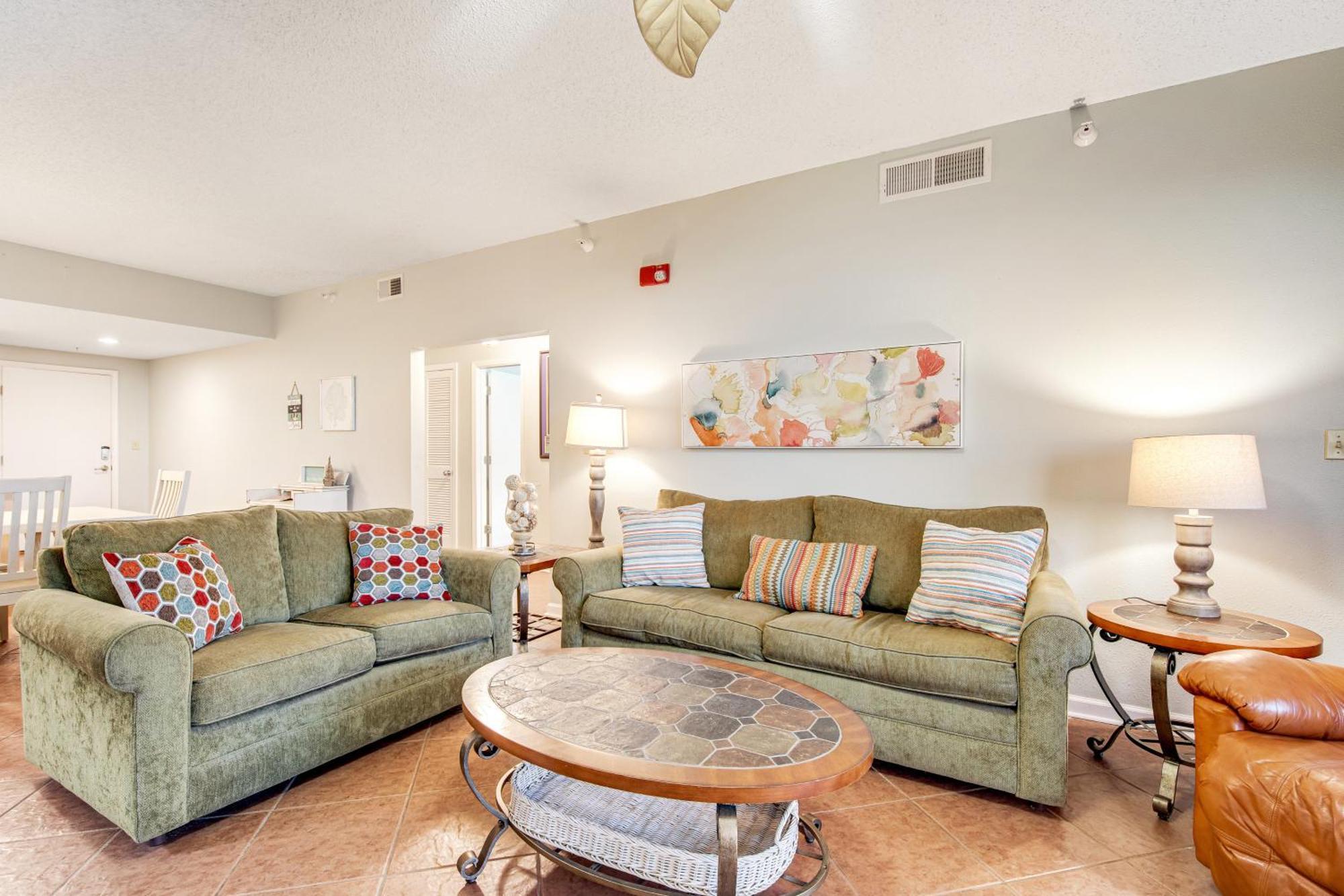 Navarre Towers Condos Room photo