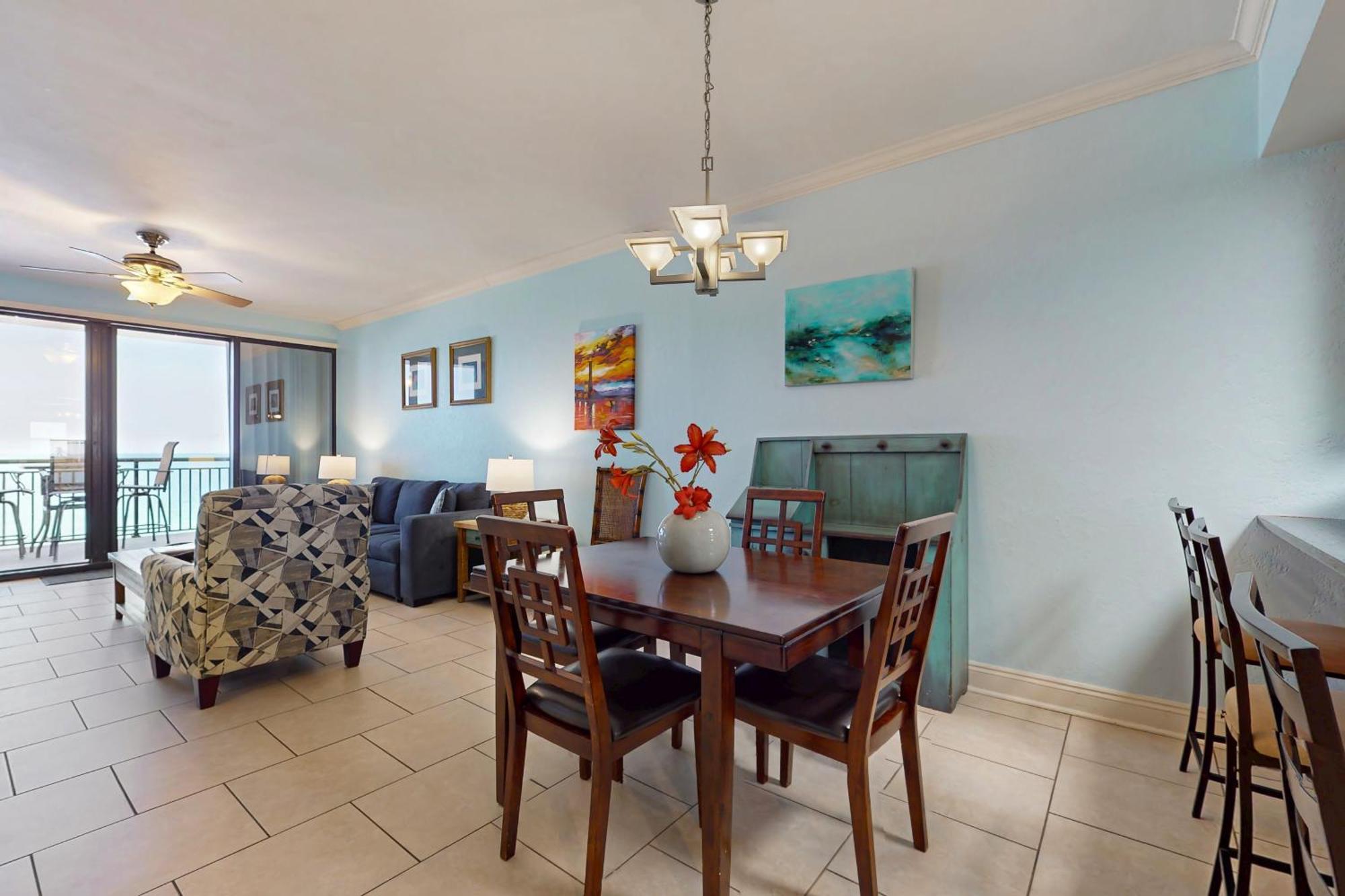 Navarre Towers Condos Room photo