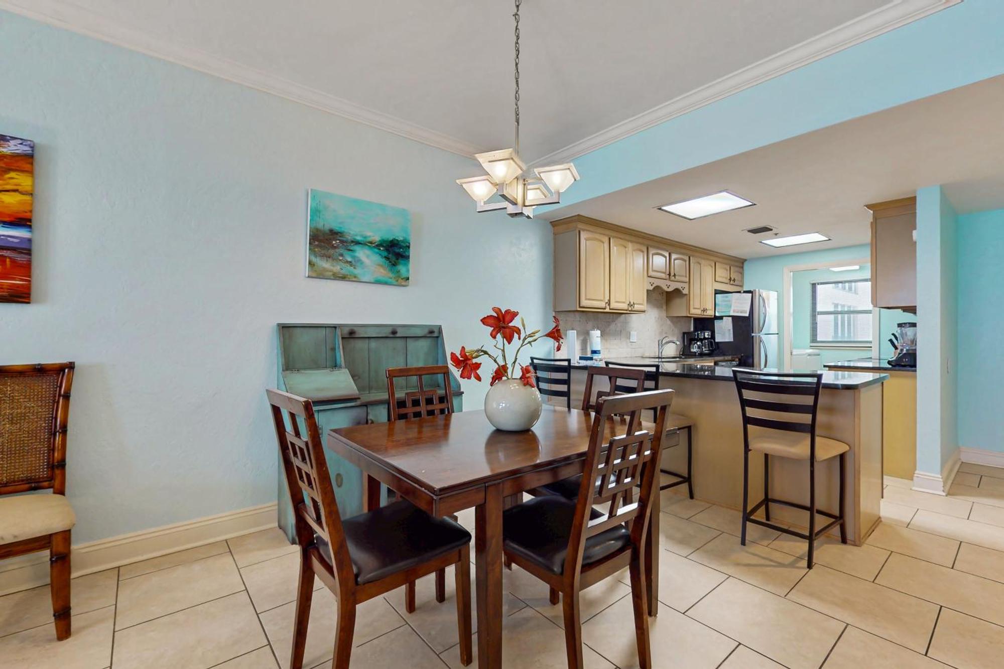 Navarre Towers Condos Room photo